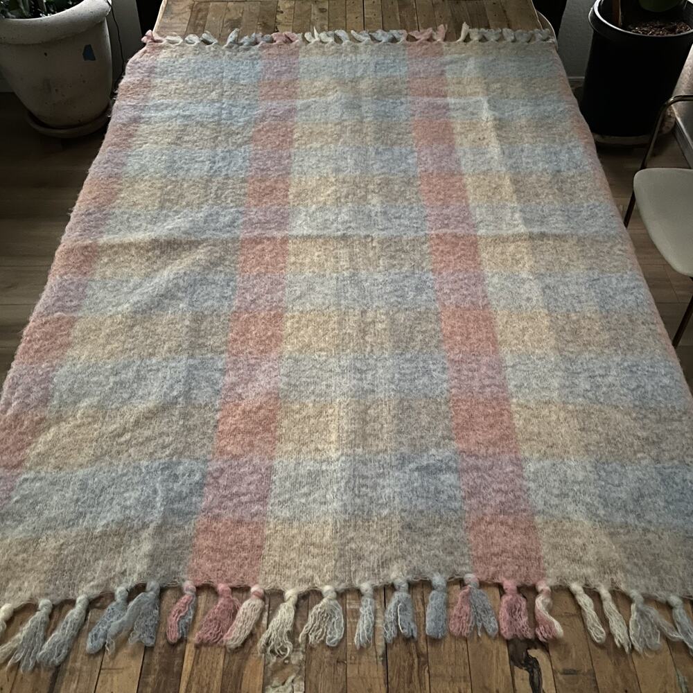Donegal Design Ireland Vintage Pure New Wool Handwoven Throw Blanket